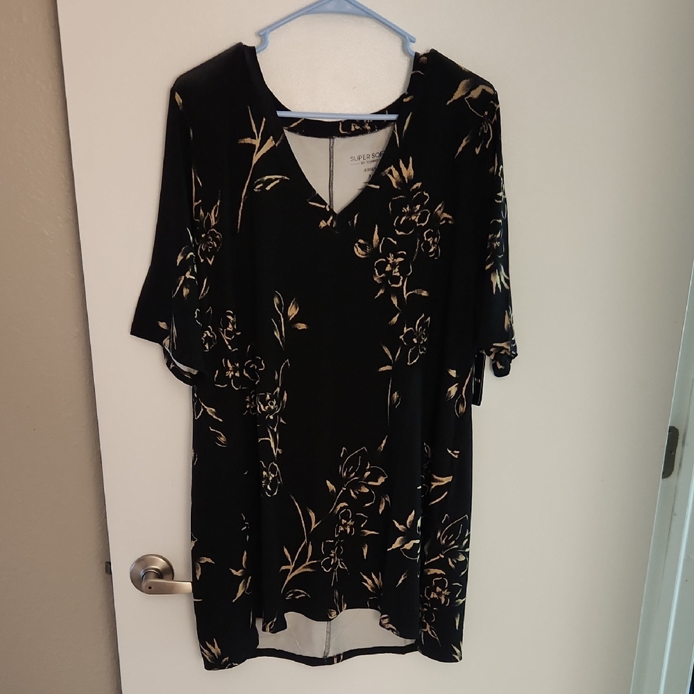 Torrid Black and Gold Floral Tunic Relaxed Fit